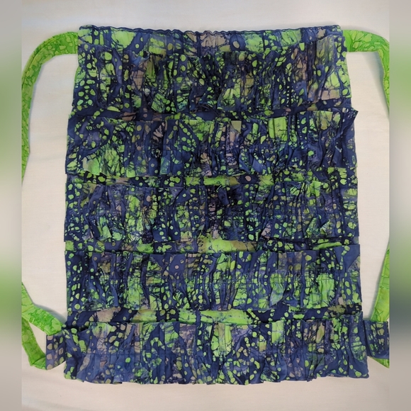 Handmade Green And Blue Batik/Tie-dye Ruffles And Drawstring Backpack - Picture 4 of 10
